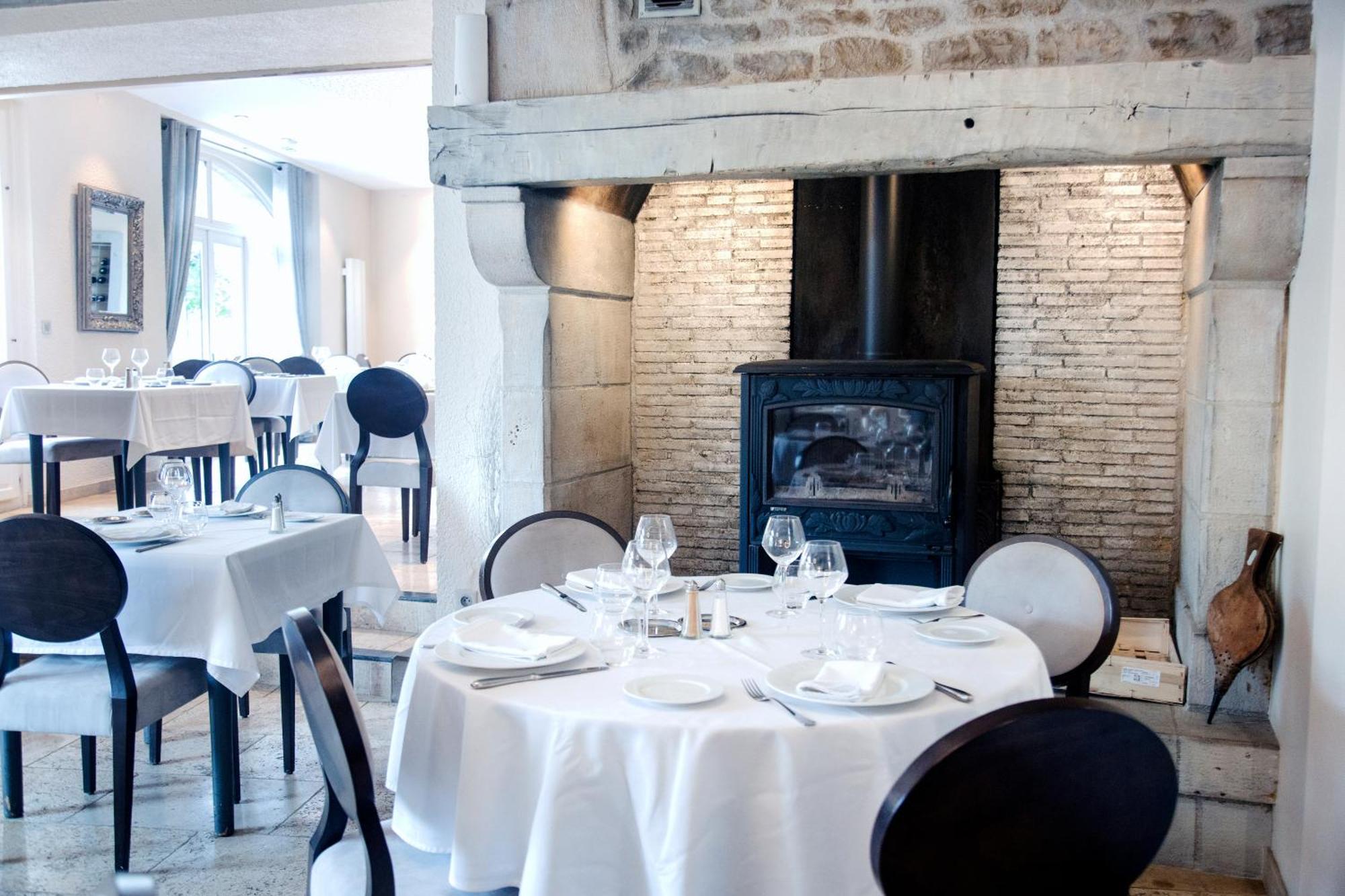 Le Victor Hugo - Hotel Et Restaurant - Logis Hotels Saint-Céré Εξωτερικό φωτογραφία