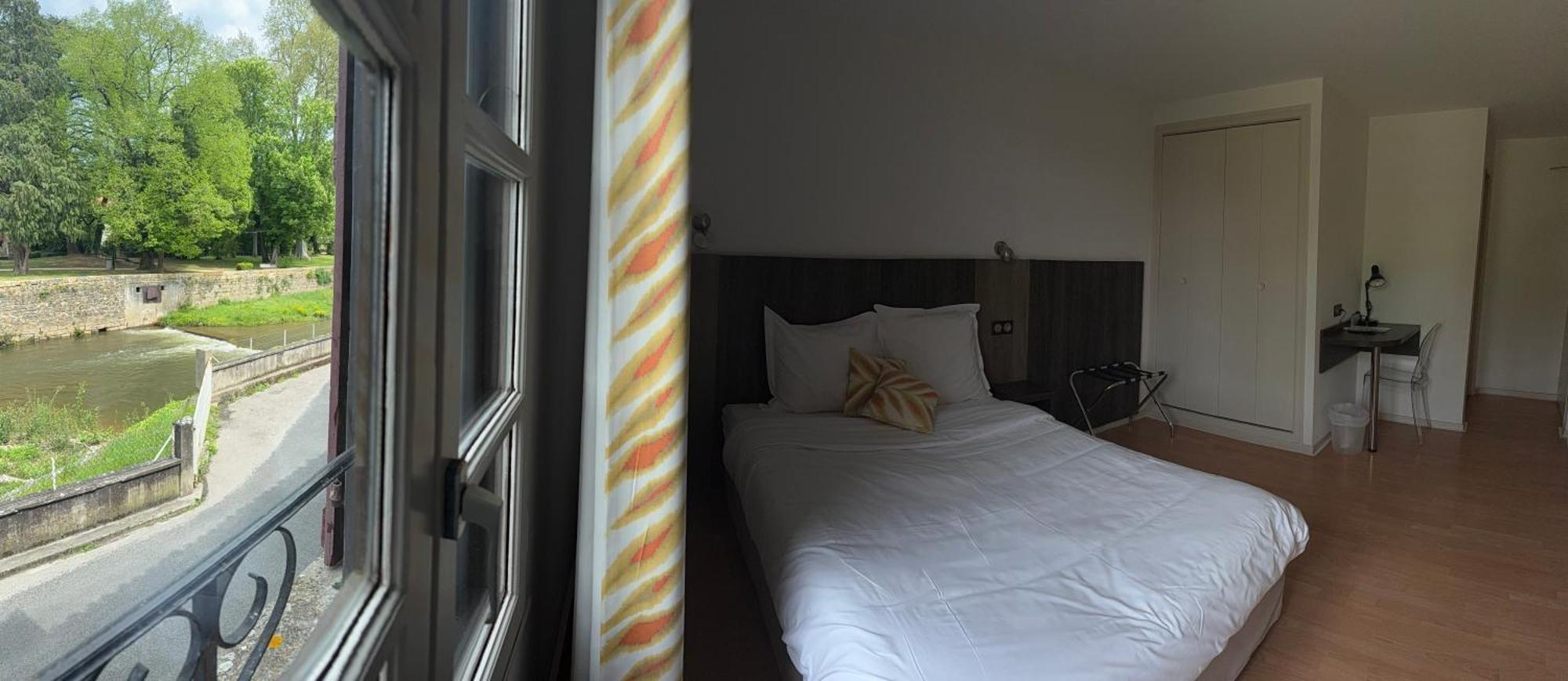 Le Victor Hugo - Hotel Et Restaurant - Logis Hotels Saint-Céré Εξωτερικό φωτογραφία