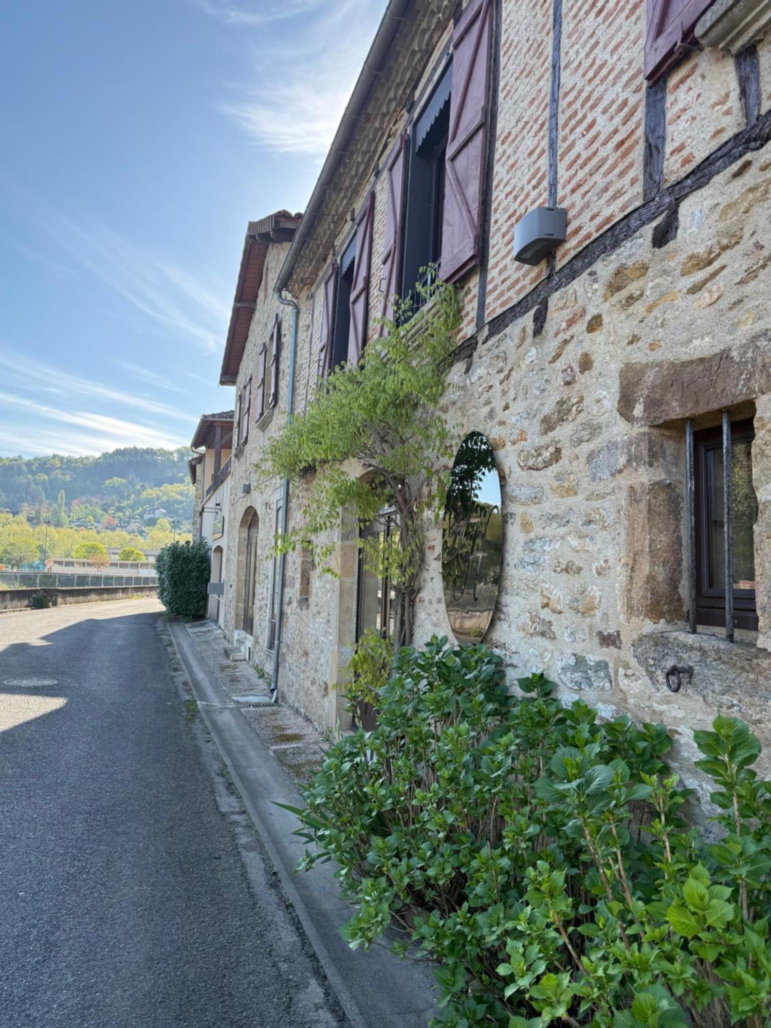 Le Victor Hugo - Hotel Et Restaurant - Logis Hotels Saint-Céré Εξωτερικό φωτογραφία