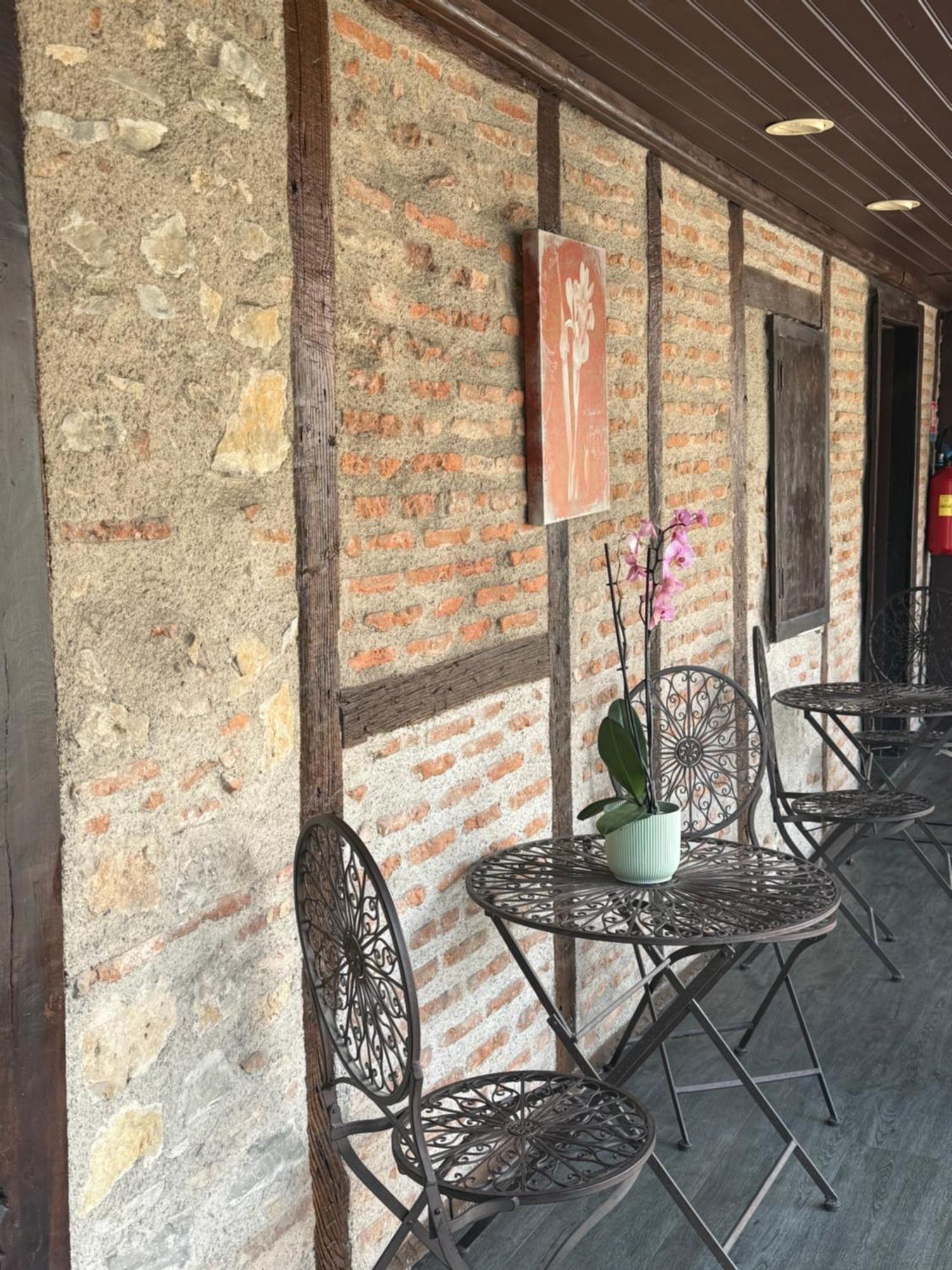Le Victor Hugo - Hotel Et Restaurant - Logis Hotels Saint-Céré Εξωτερικό φωτογραφία